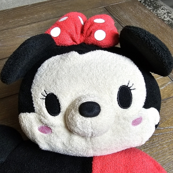 Disney Tsum Tsum Minnie Mouse and Mickey Mouse Plush - Picture 2 of 10